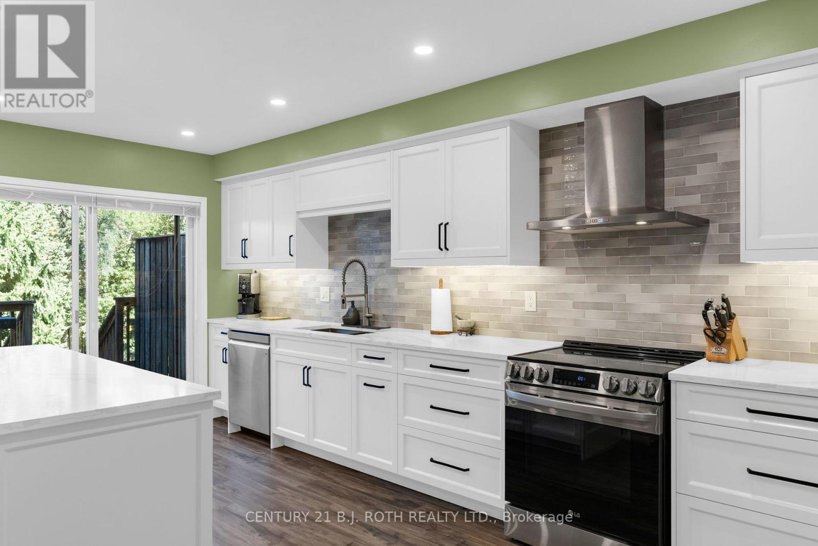 102 Holgate Street, Barrie, ON