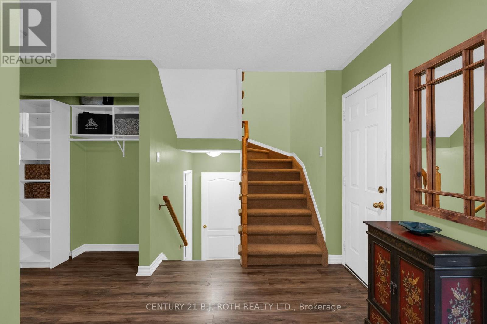 102 Holgate Street, Barrie, ON