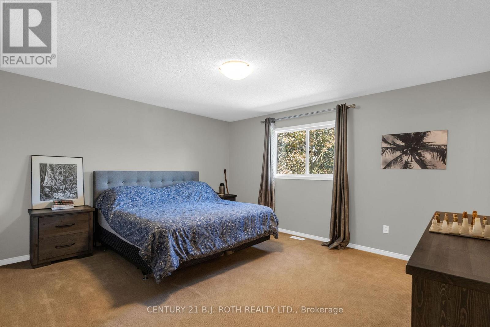 102 Holgate Street, Barrie, ON