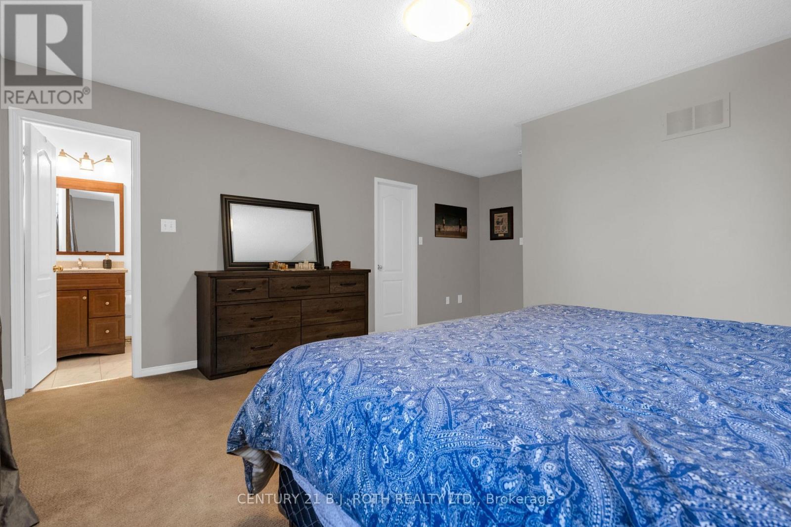 102 Holgate Street, Barrie, ON