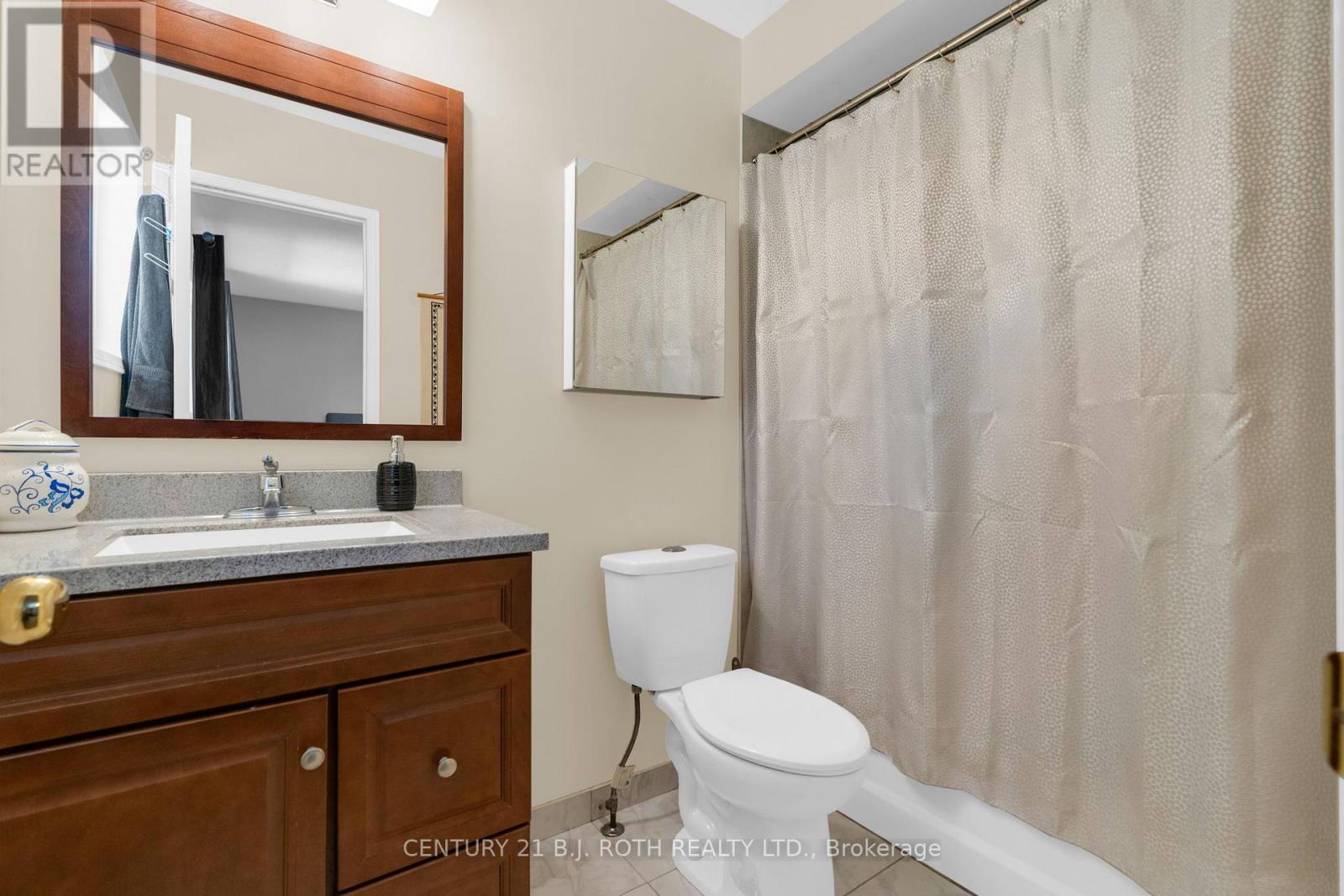 102 Holgate Street, Barrie, ON