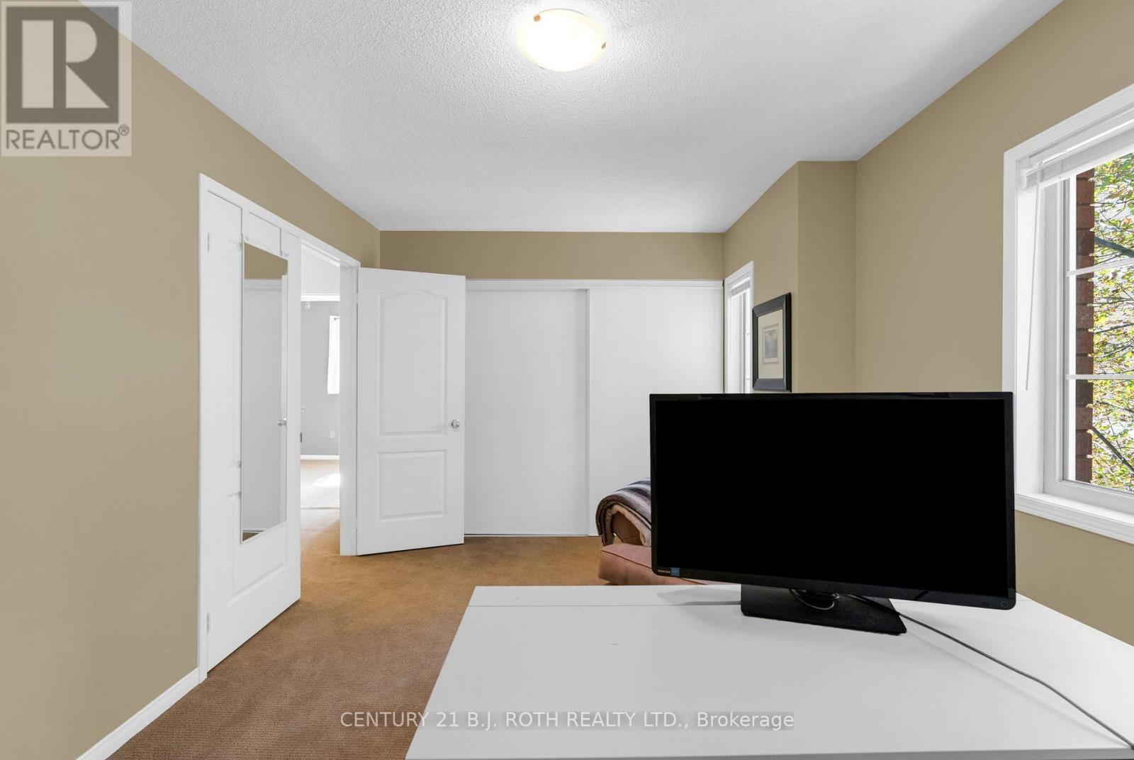 102 Holgate Street, Barrie, ON