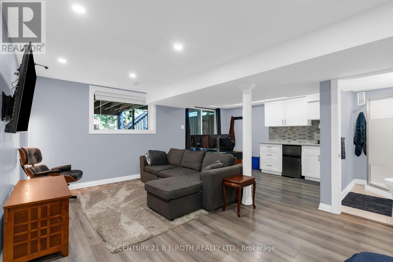 102 Holgate Street, Barrie, ON