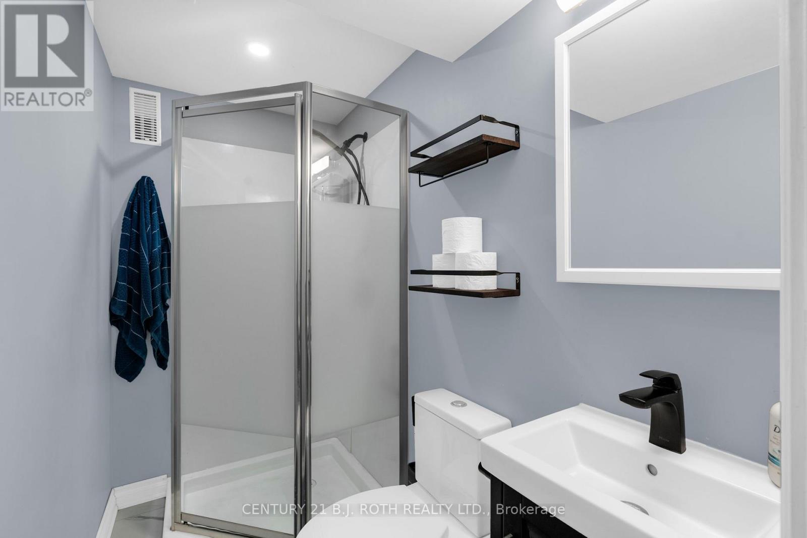 102 Holgate Street, Barrie, ON