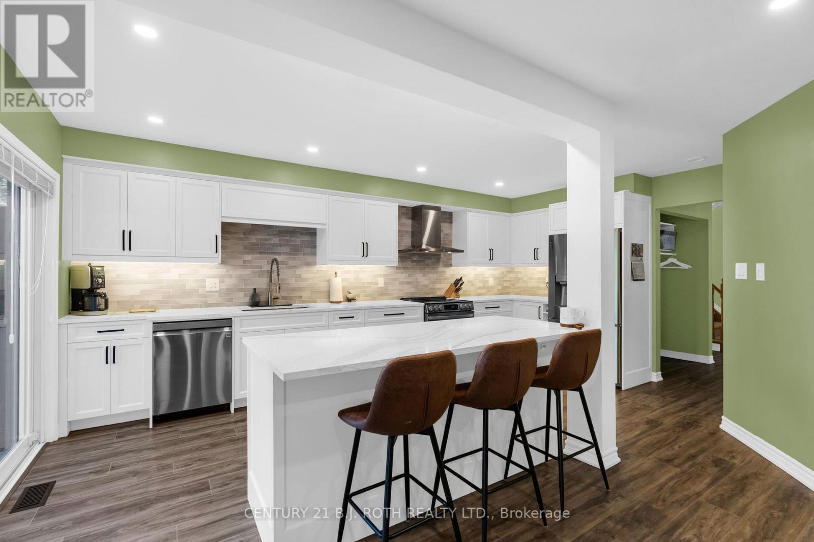 102 Holgate Street, Barrie, ON