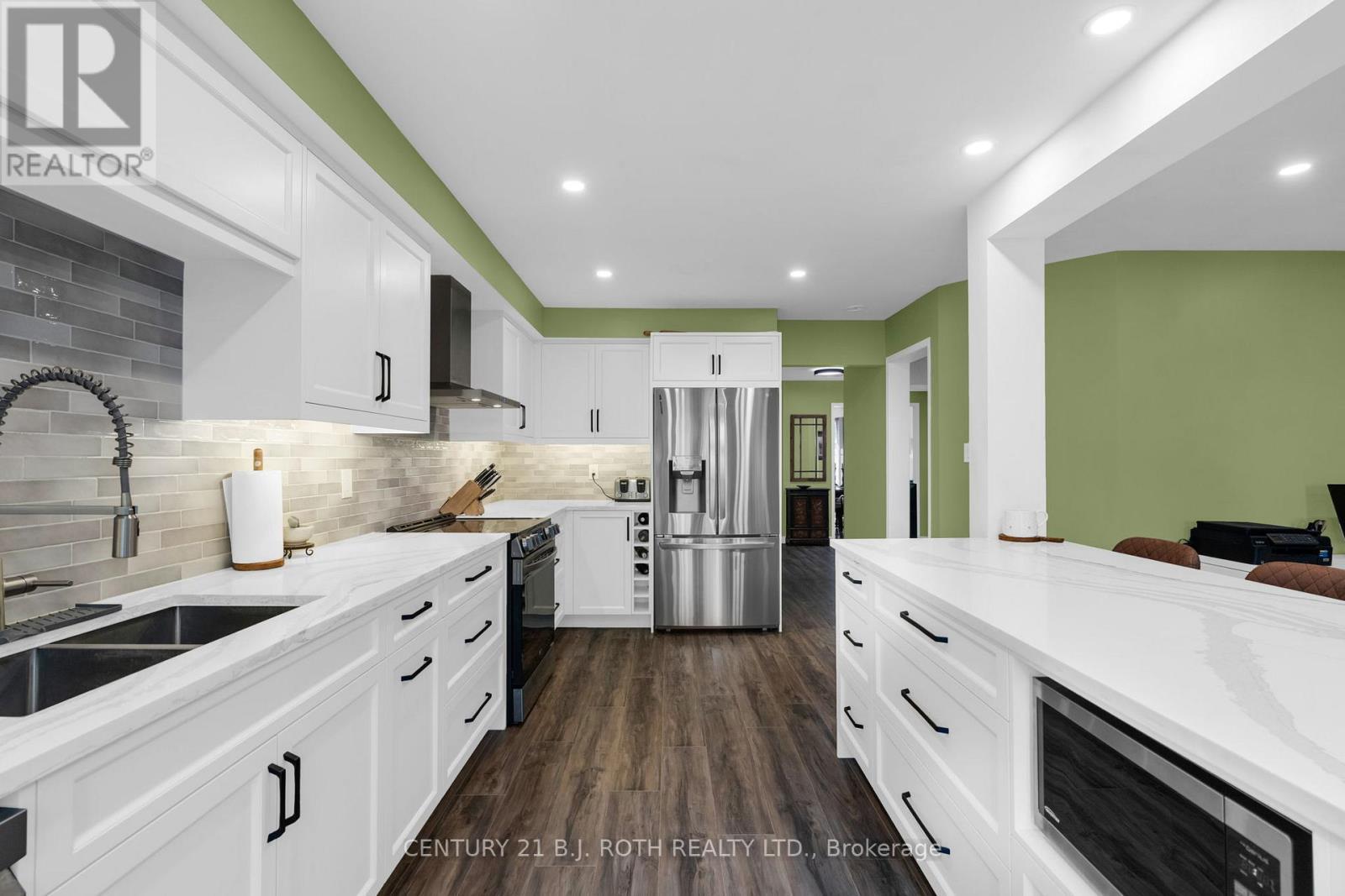 102 Holgate Street, Barrie, ON