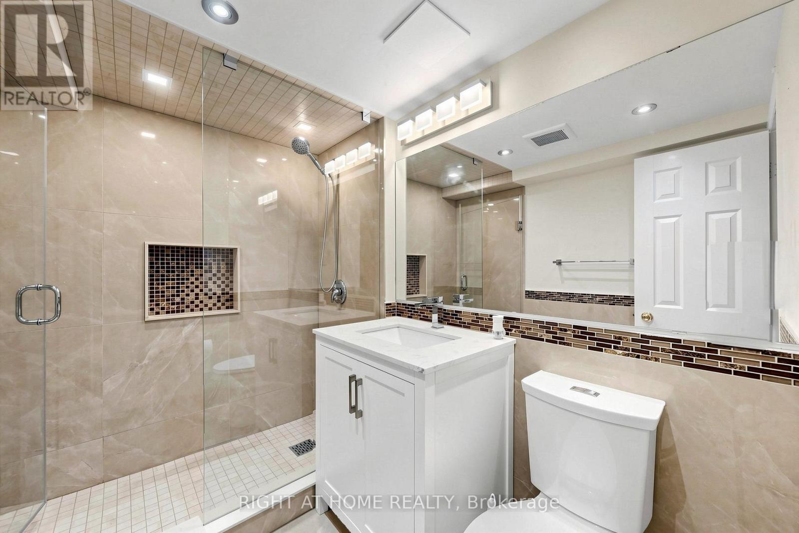 Basement Bath - 5 Mendoza Drive, Brampton, ON
