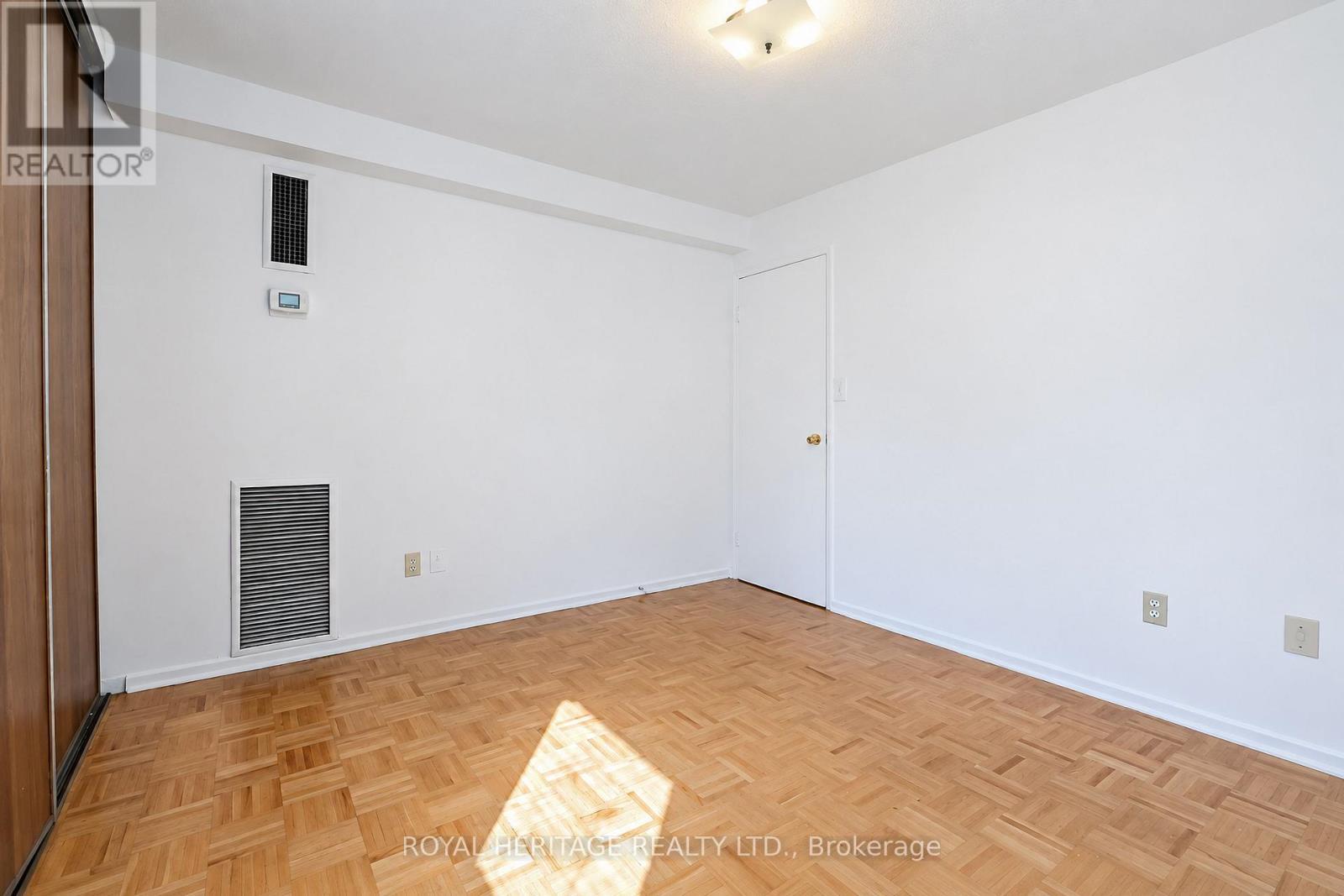 603 - 10 Edgecliff Golfway, Toronto, ON