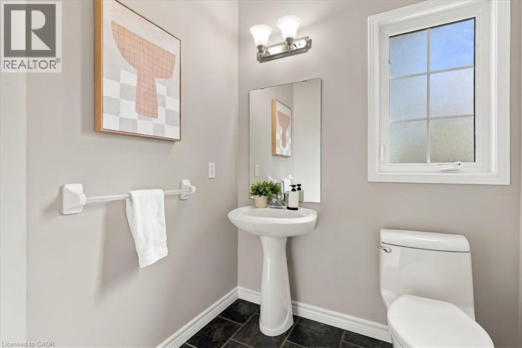 powder room - 430 Mountain Laurel Crescent, Kitchener, ON