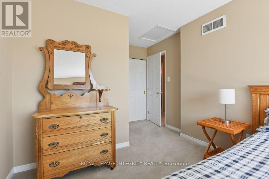 416 Wisteria Crescent, Ottawa, ON