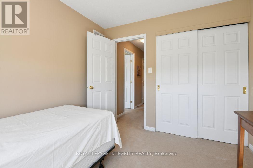 416 Wisteria Crescent, Ottawa, ON