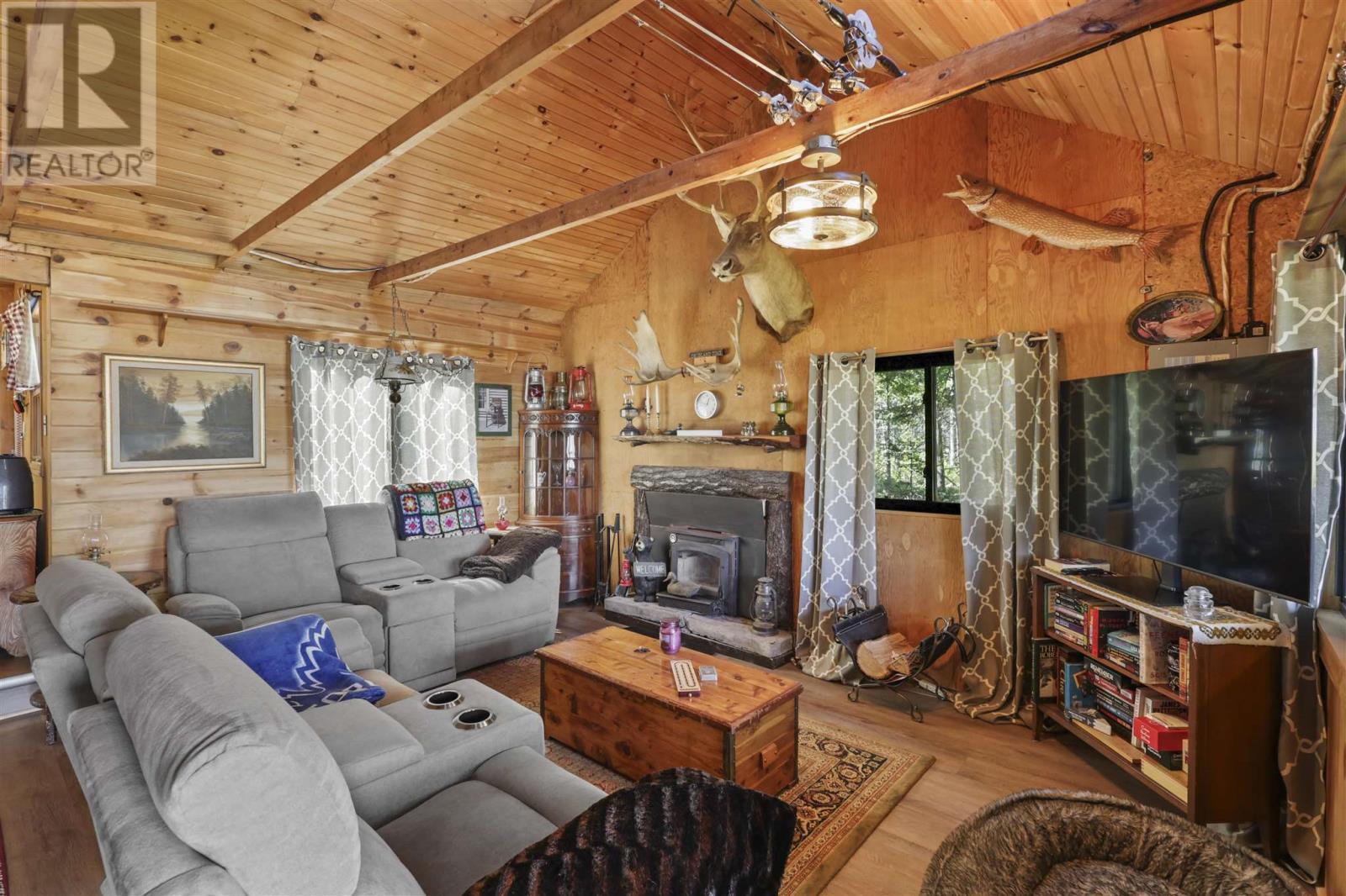 271 Smith Bay Rd|District Of Manitoulin, Gore Bay, ON