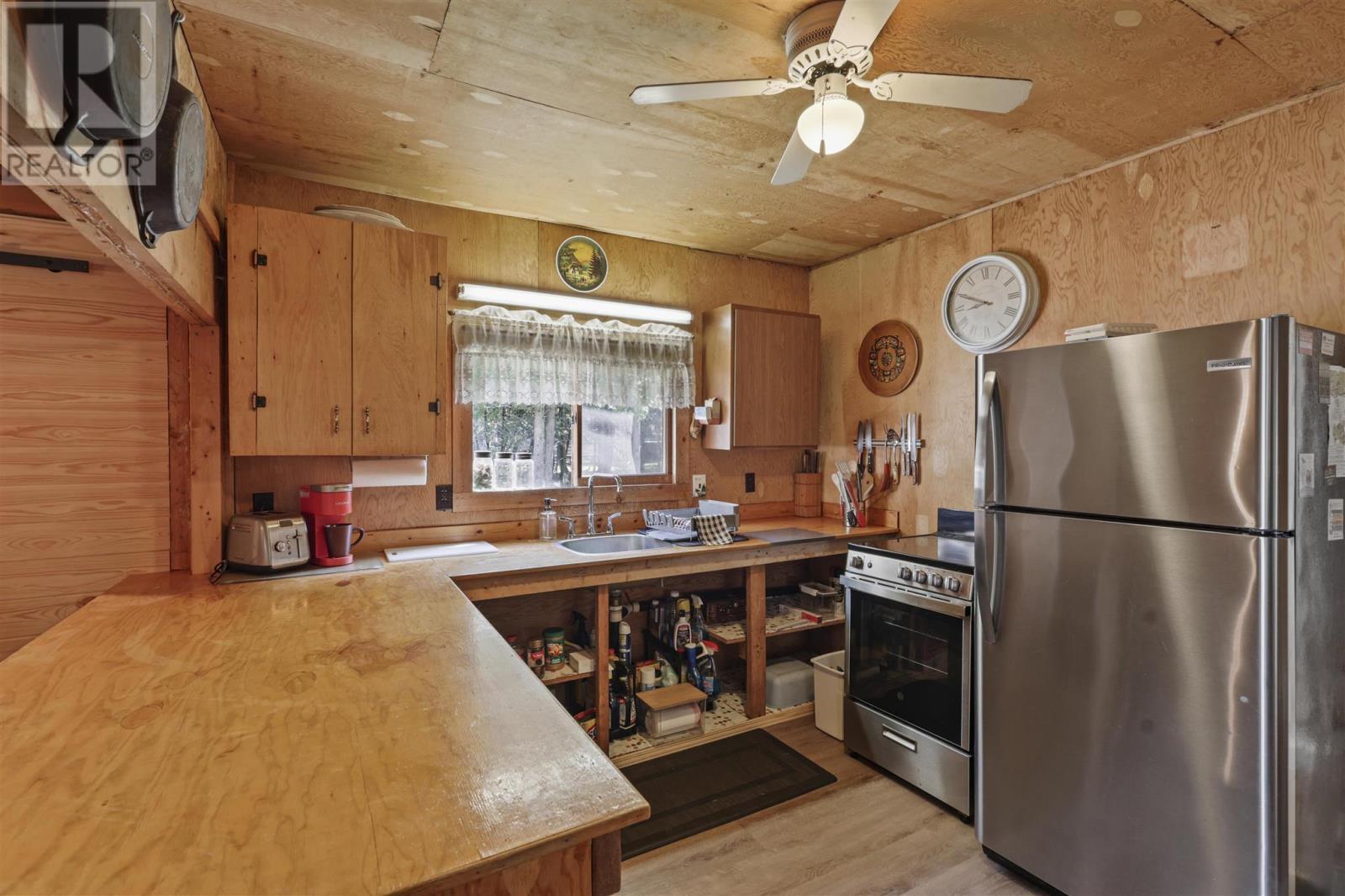 271 Smith Bay Rd|District Of Manitoulin, Gore Bay, ON