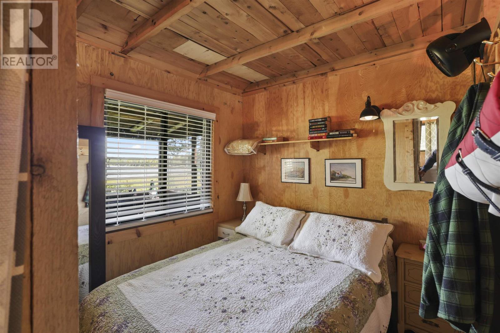271 Smith Bay Rd|District Of Manitoulin, Gore Bay, ON