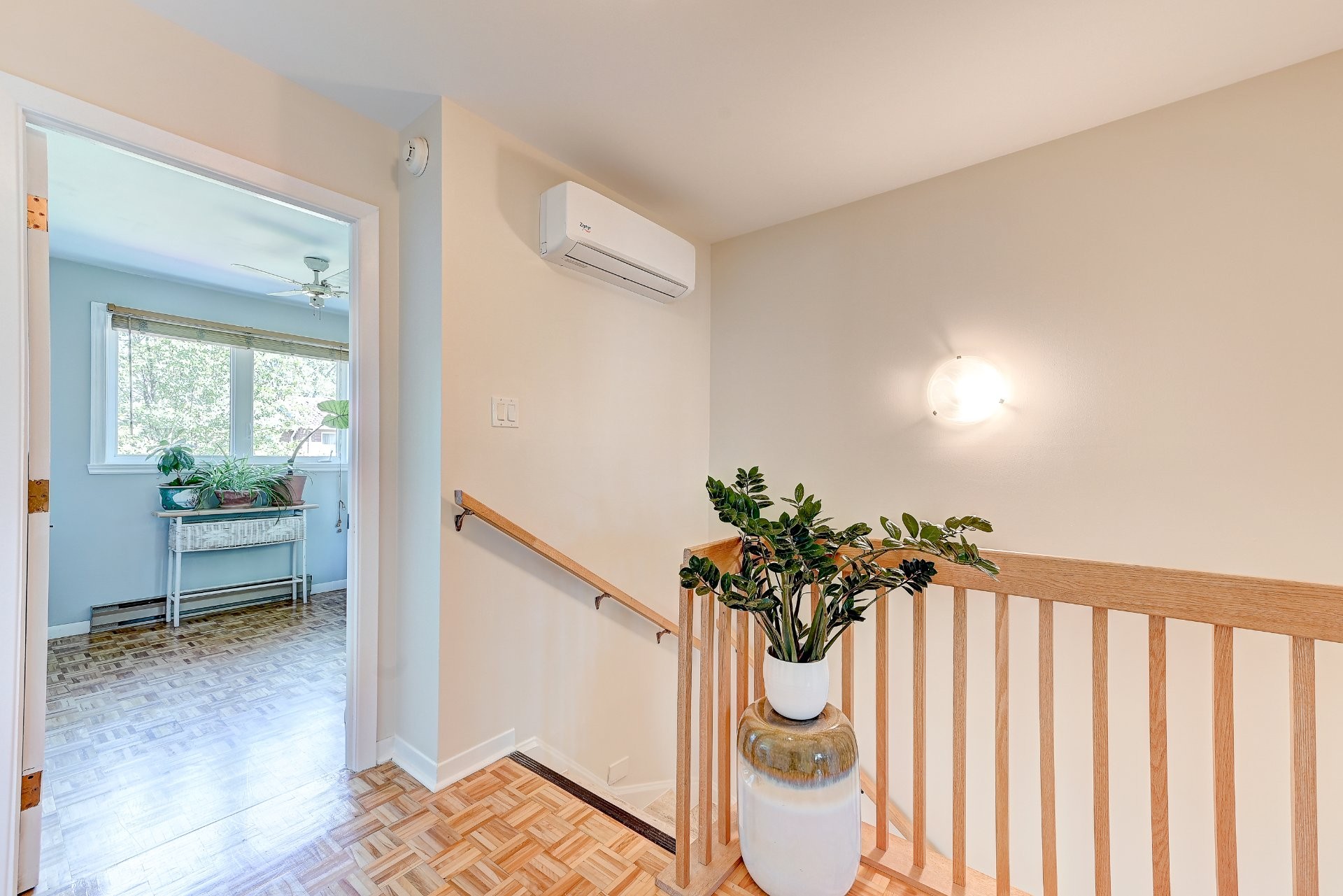 Staircase - 1280 Place Port-Royal, Brossard, QC