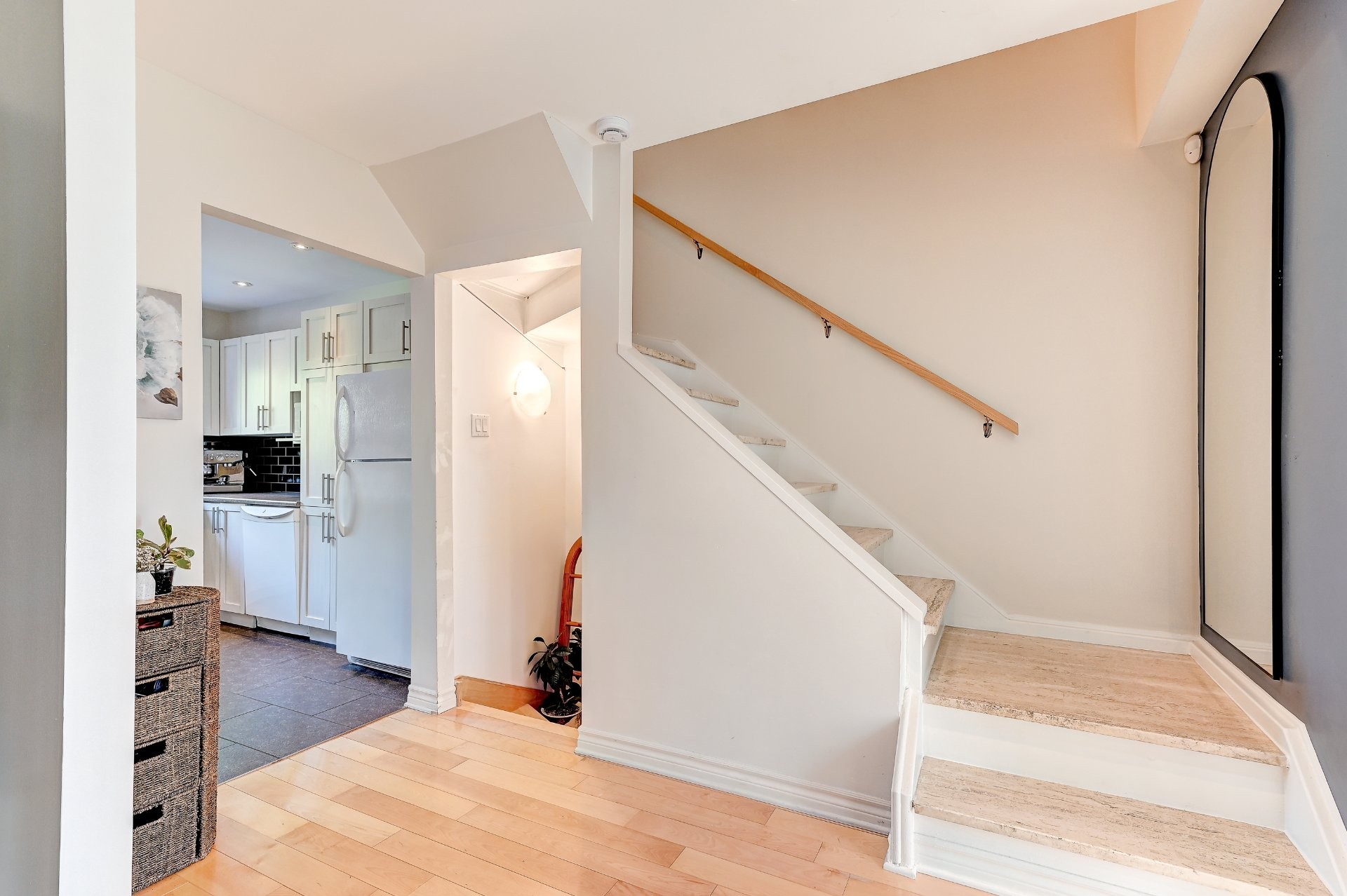 Staircase - 1280 Place Port-Royal, Brossard, QC