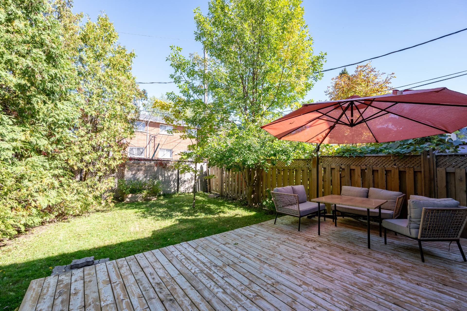 Courtyard - 1280 Place Port-Royal, Brossard, QC