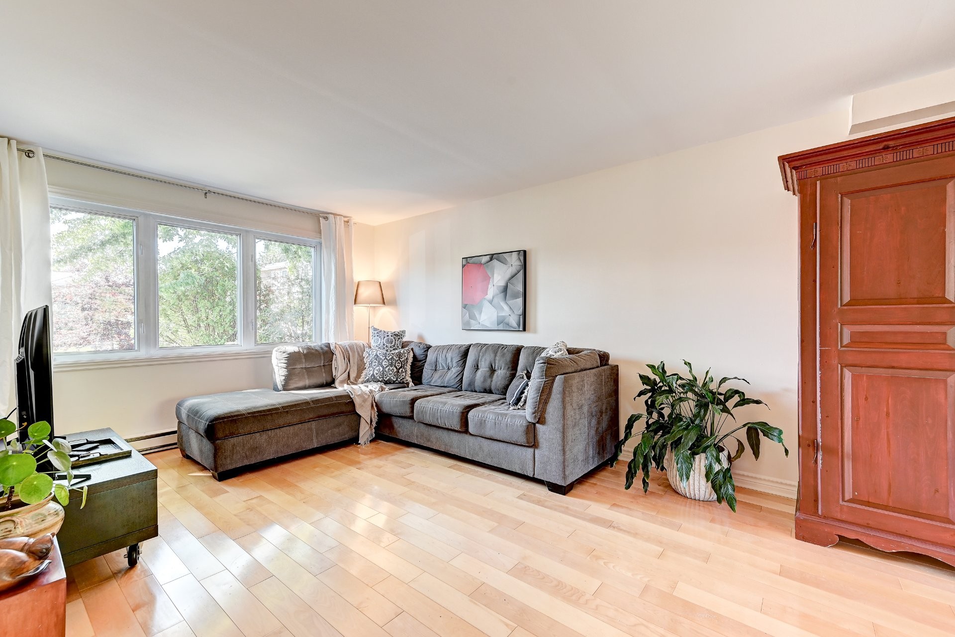 Living Room - 1280 Place Port-Royal, Brossard, QC