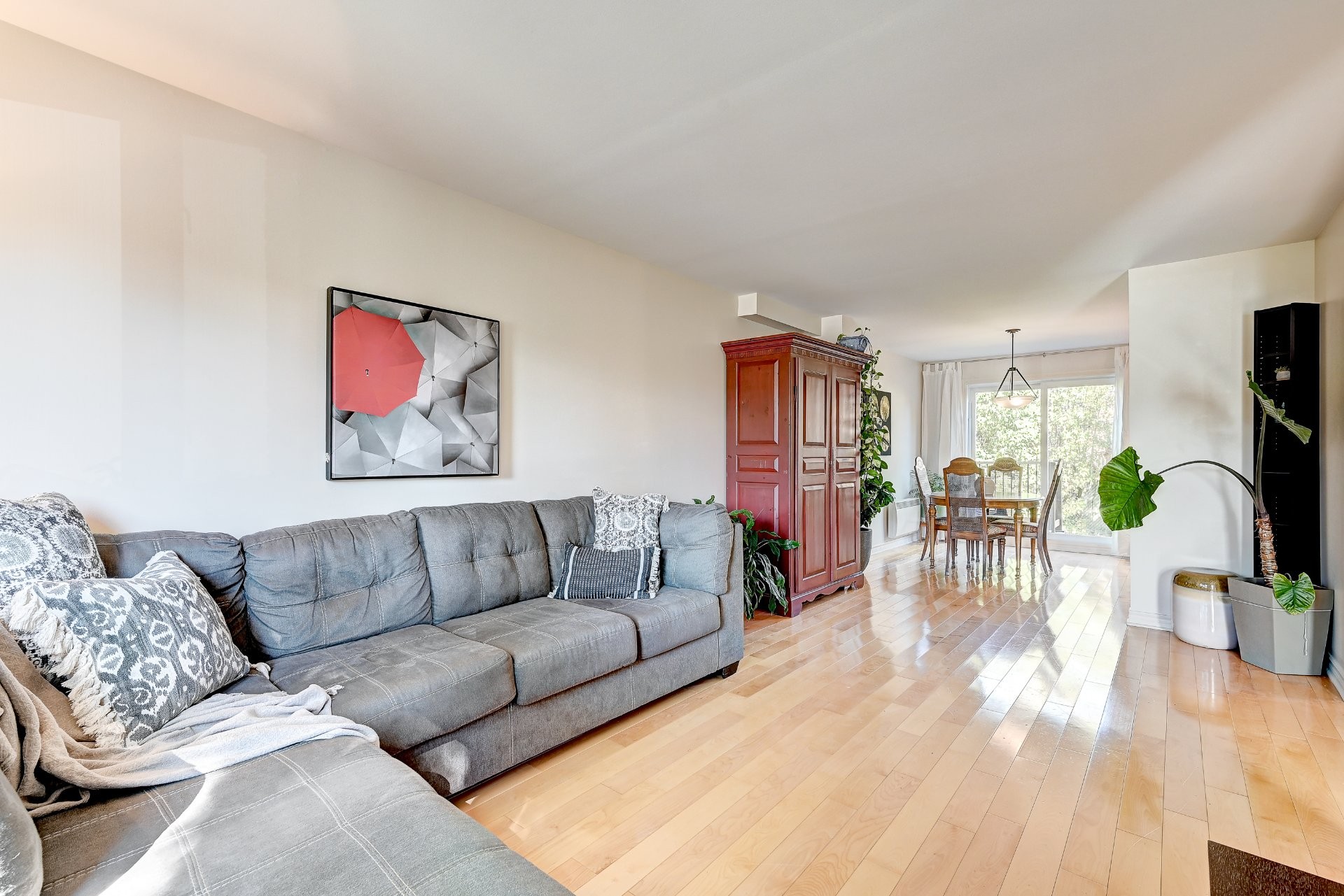 Living Room - 1280 Place Port-Royal, Brossard, QC