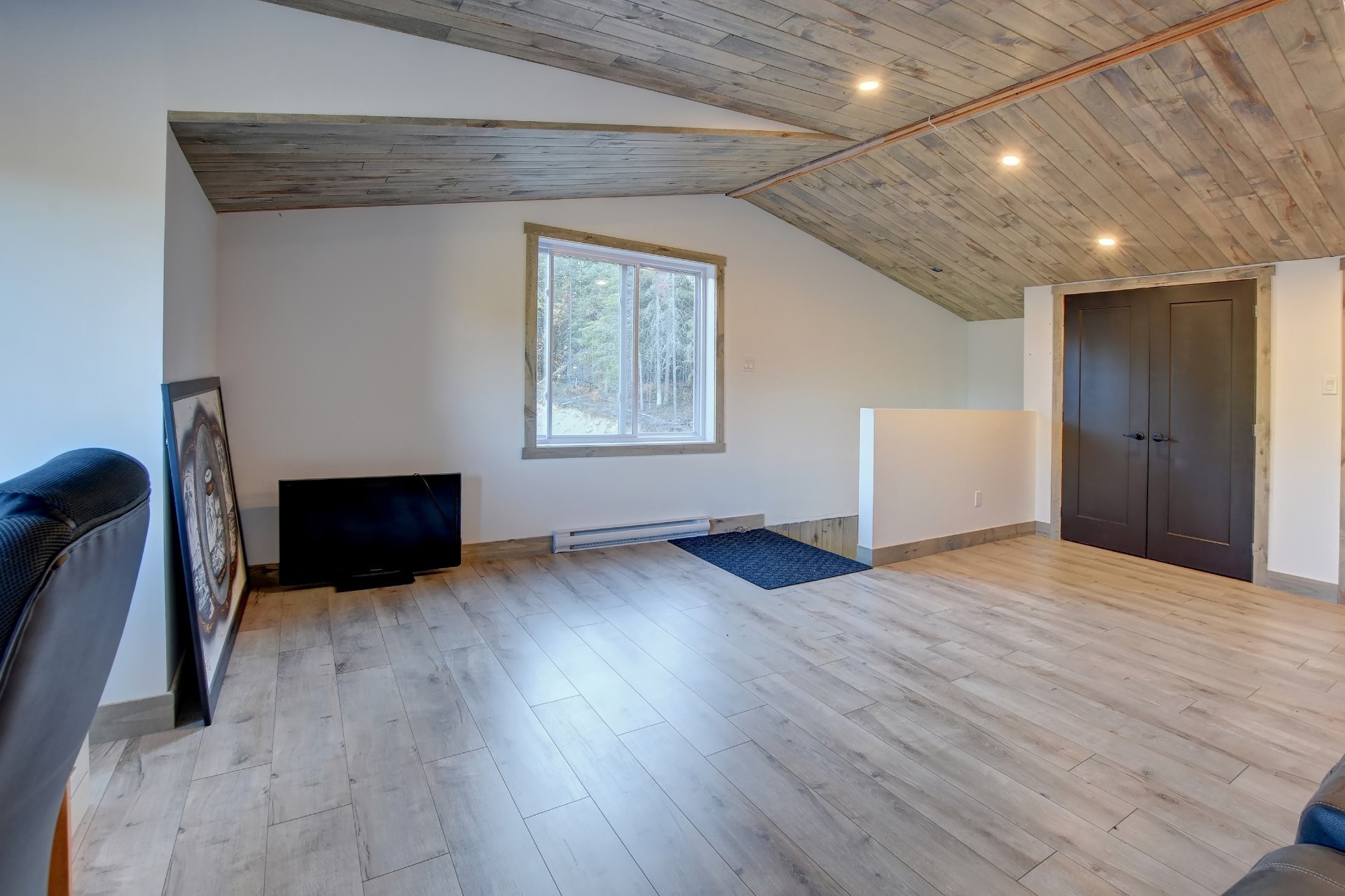 Living Room - 11 Ch. Des Noisettes, Saint-Michel-Des-Saints, QC