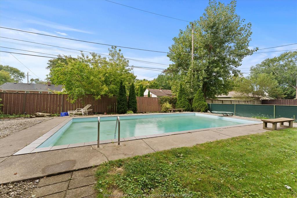 3189 Mckay, Windsor, ON