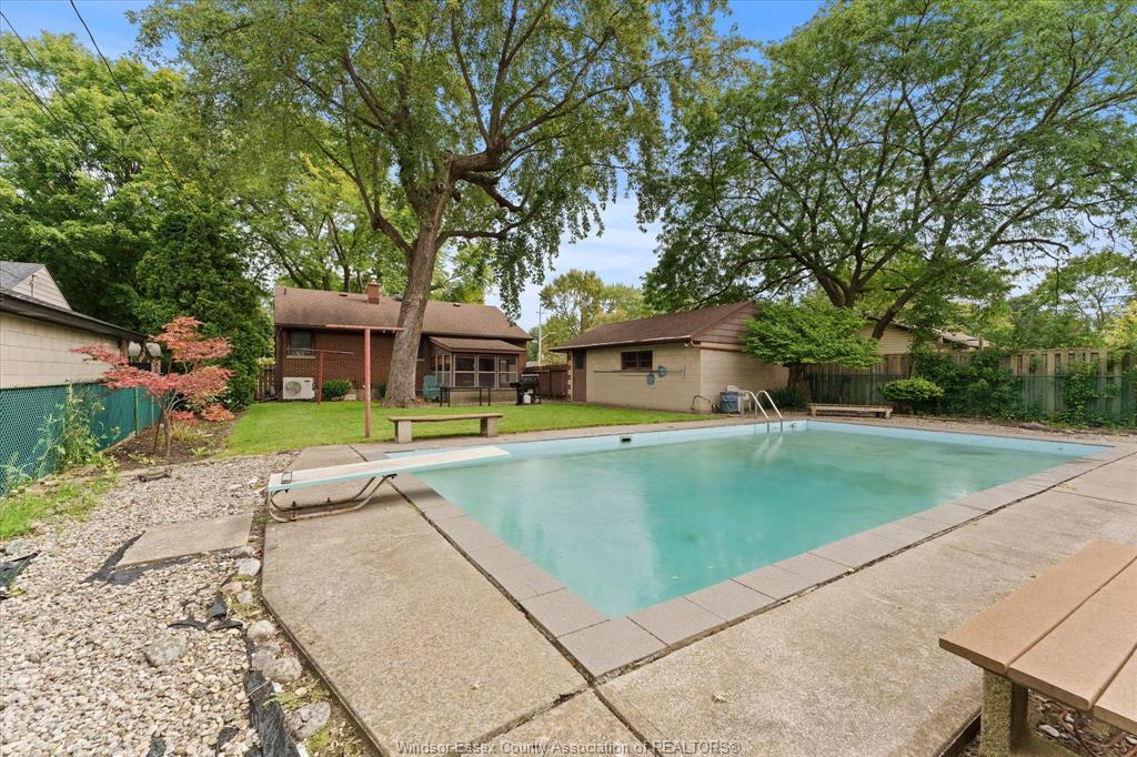 3189 Mckay, Windsor, ON