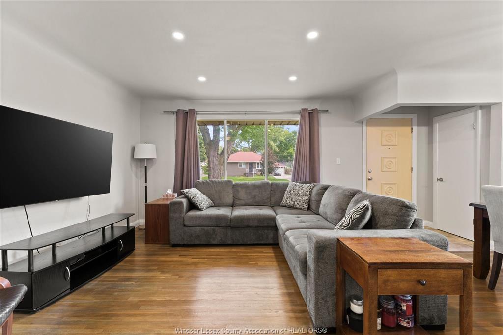 3189 Mckay, Windsor, ON