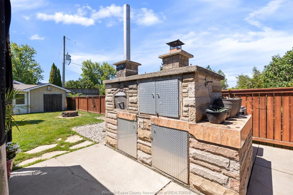 1545 Willow Drive, Ruthven, ON
