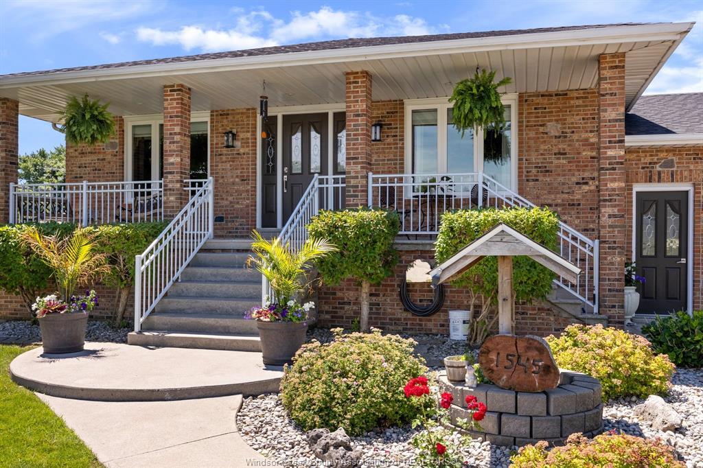 1545 Willow Drive, Ruthven, ON