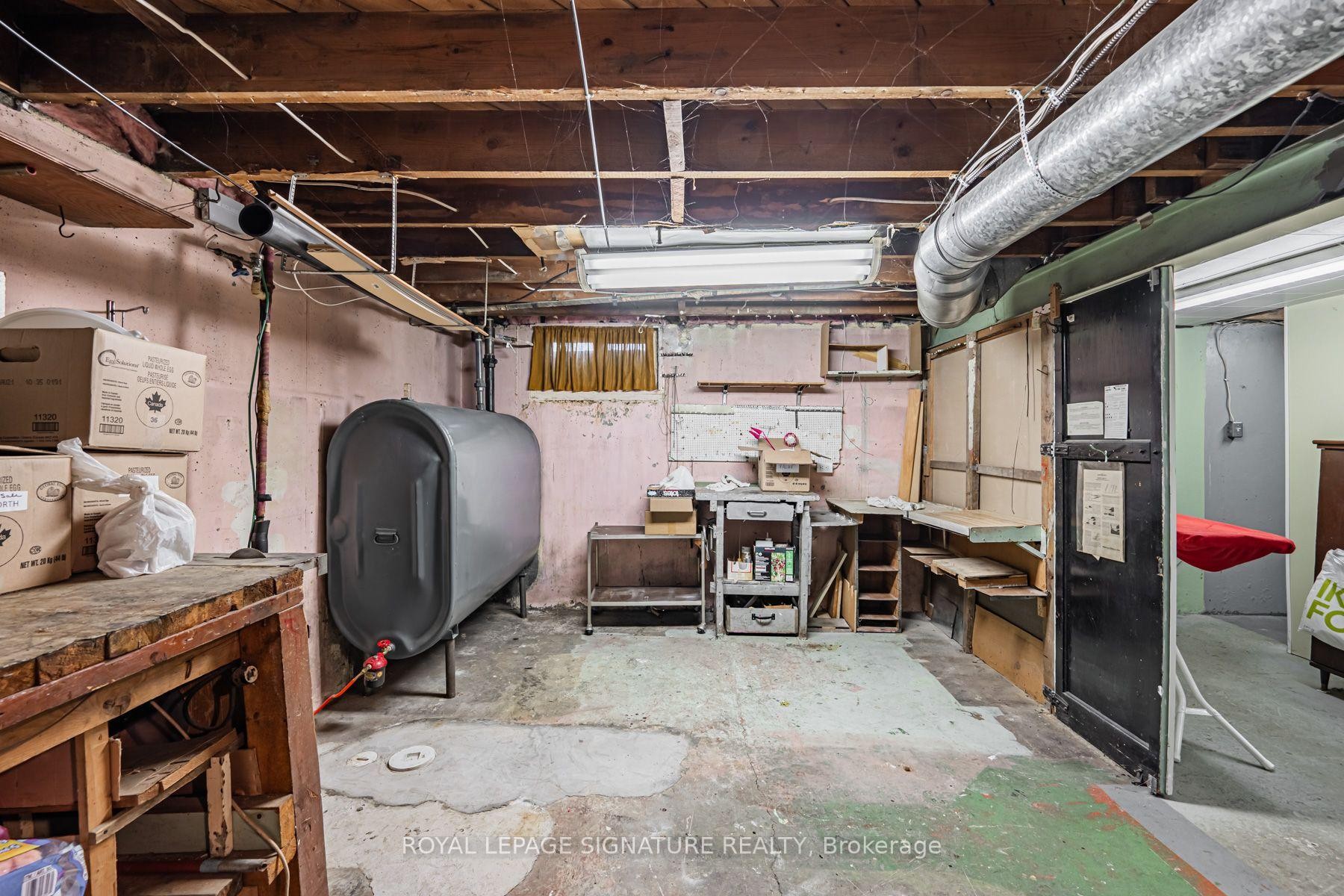 15 Kemp Square, Toronto, ON