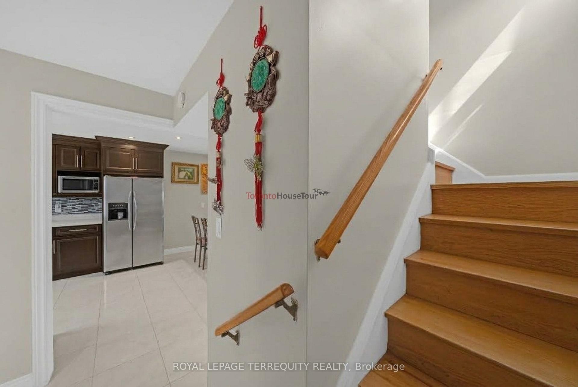 11 Dixiana Court, Toronto, ON