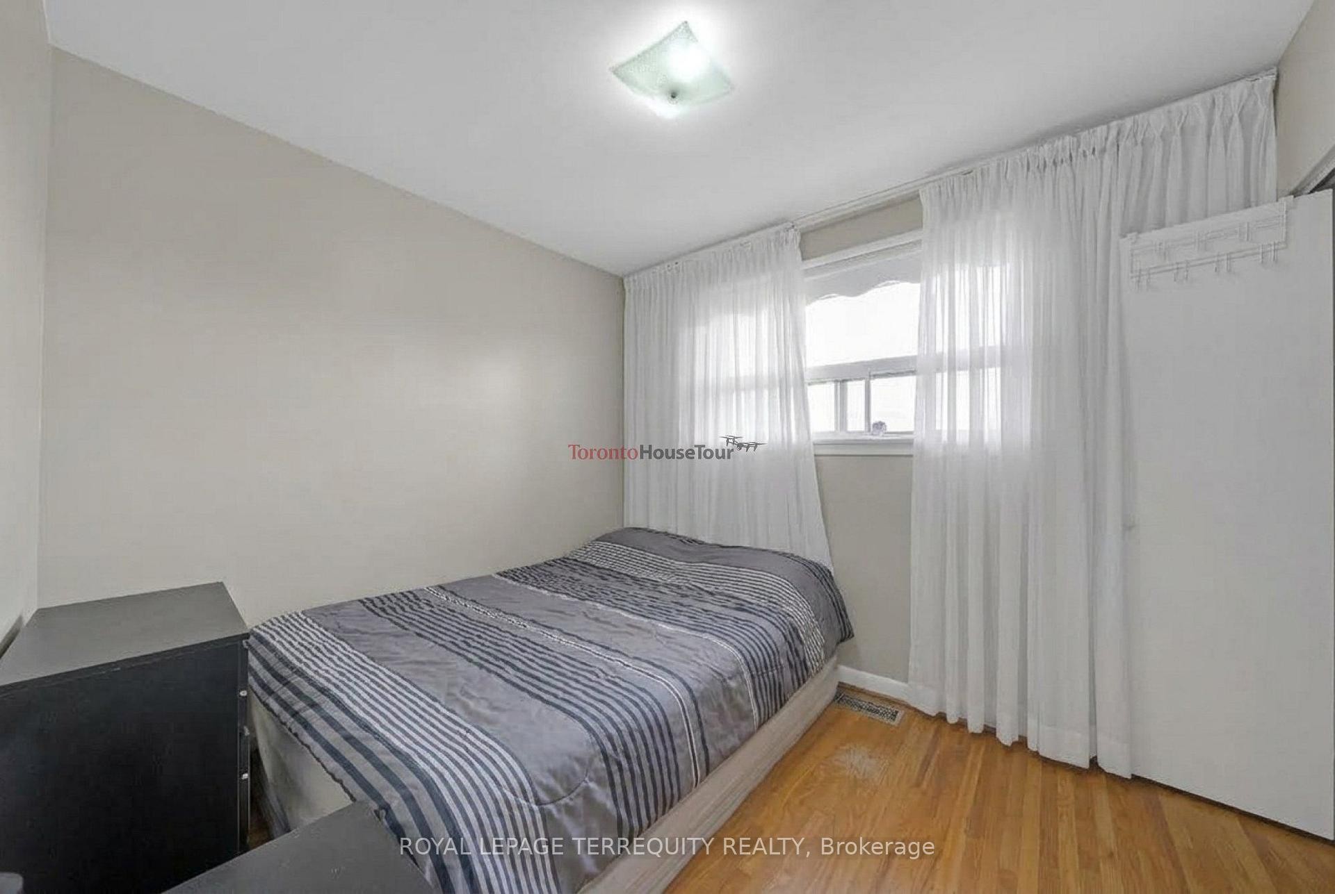 11 Dixiana Court, Toronto, ON