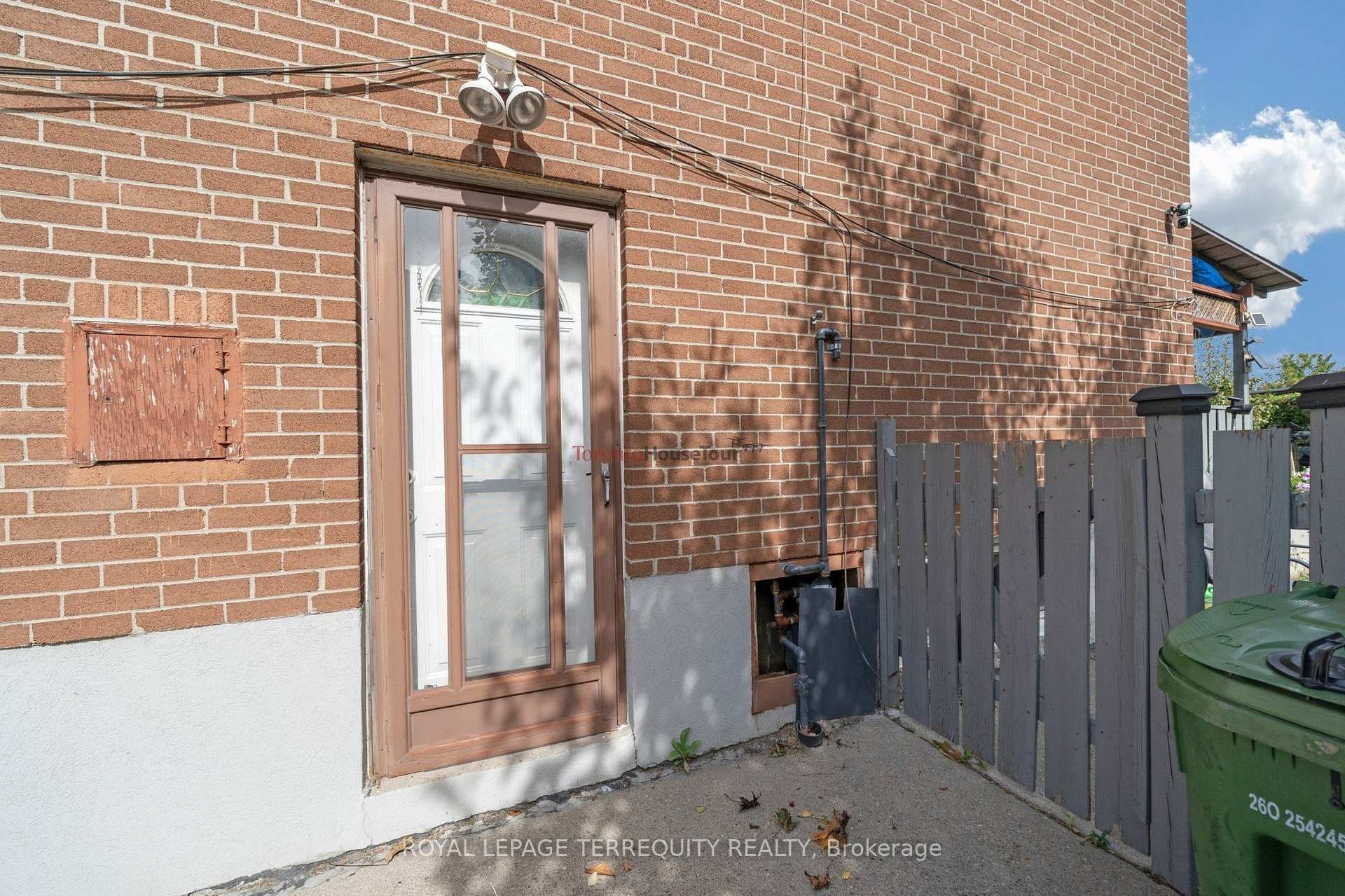 11 Dixiana Court, Toronto, ON