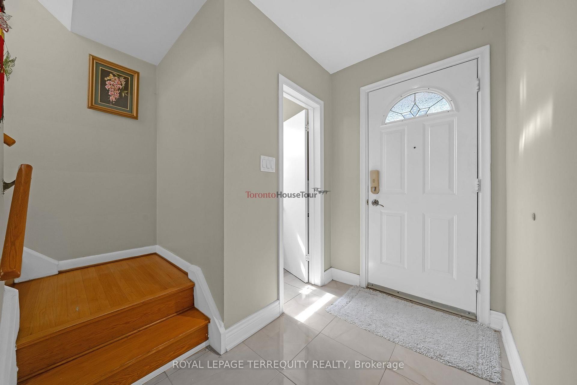 11 Dixiana Court, Toronto, ON