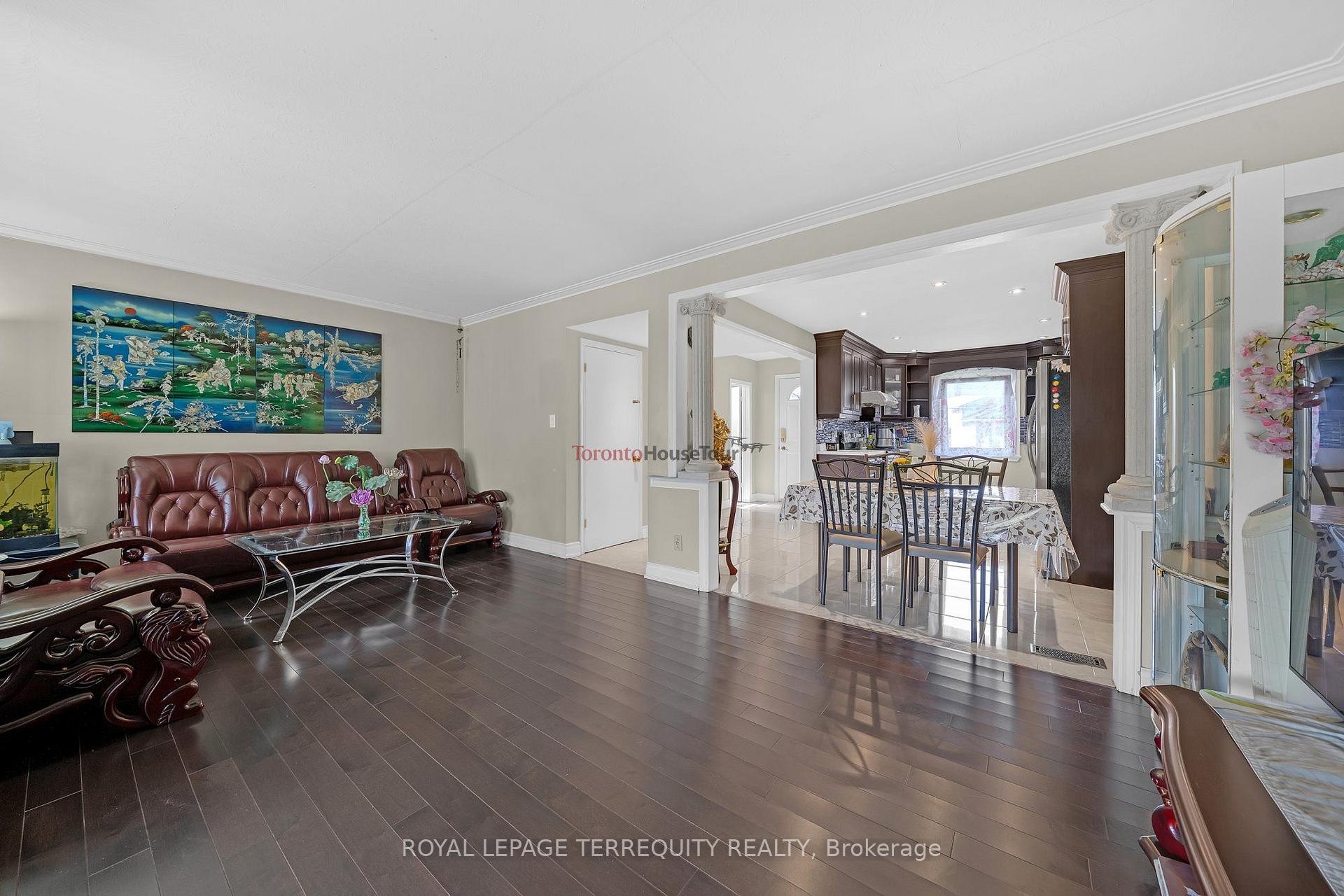 11 Dixiana Court, Toronto, ON