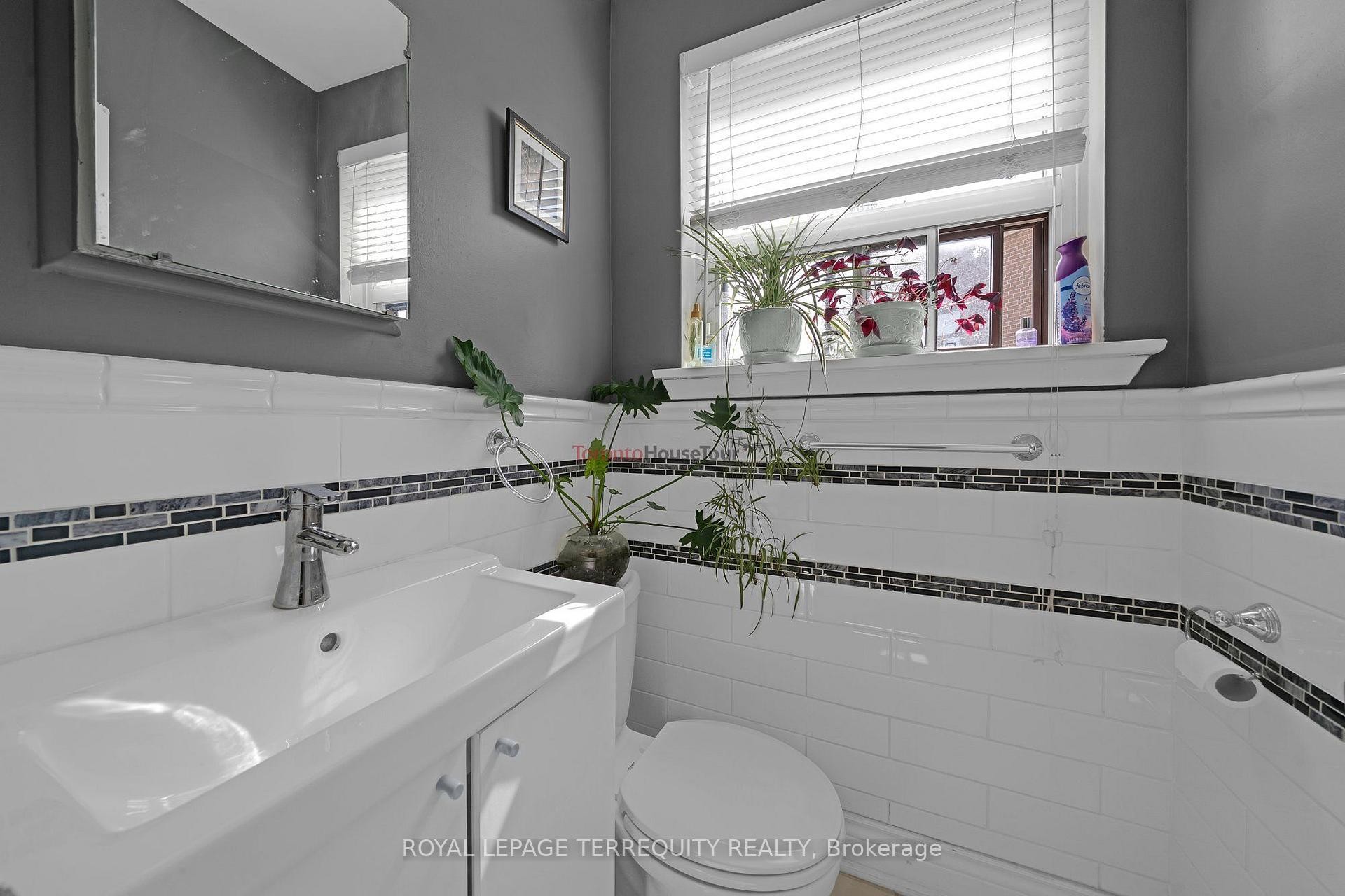 11 Dixiana Court, Toronto, ON