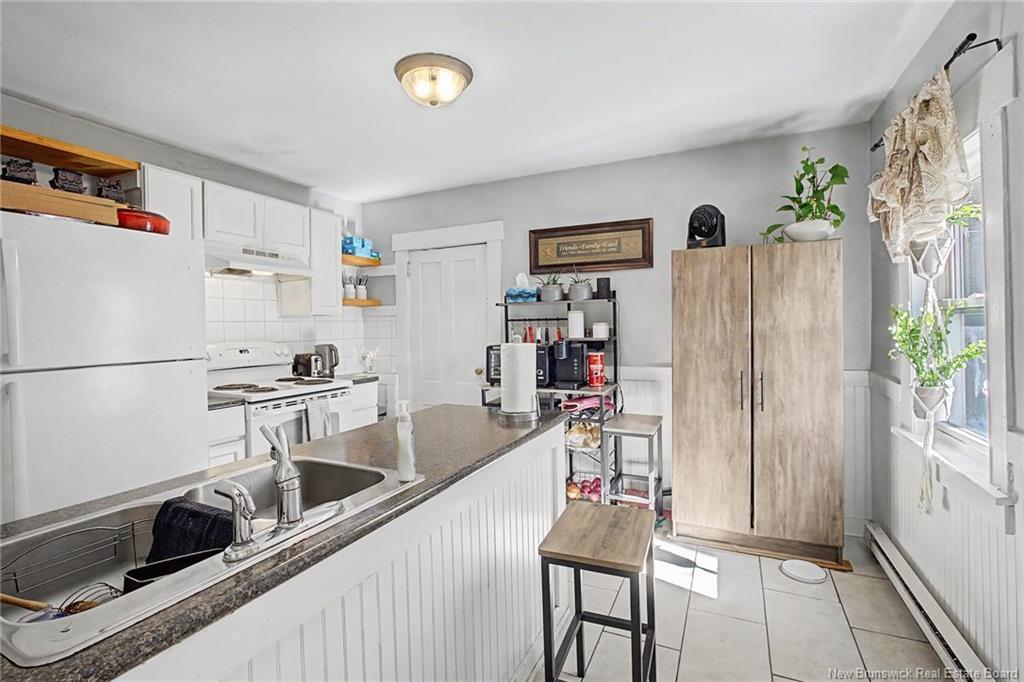 2 River St, Fredericton, NB