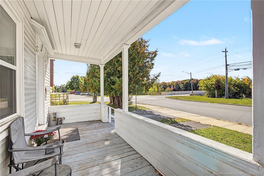 2 River St, Fredericton, NB