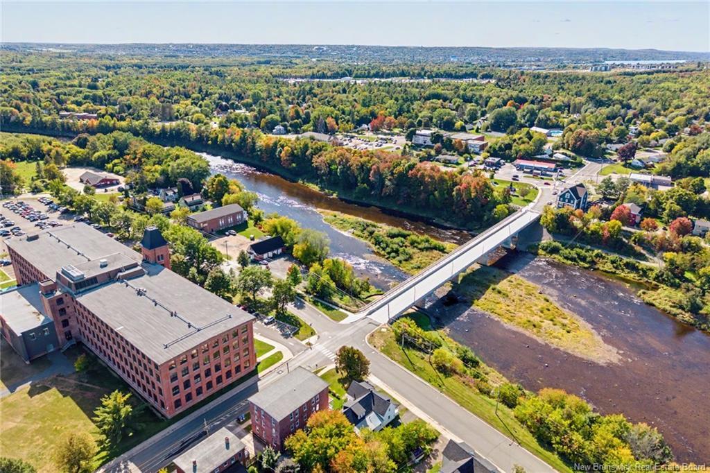2 River St, Fredericton, NB