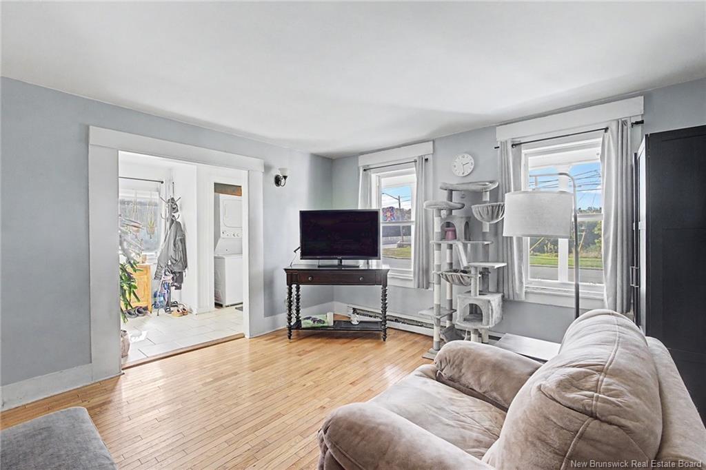 2 River St, Fredericton, NB