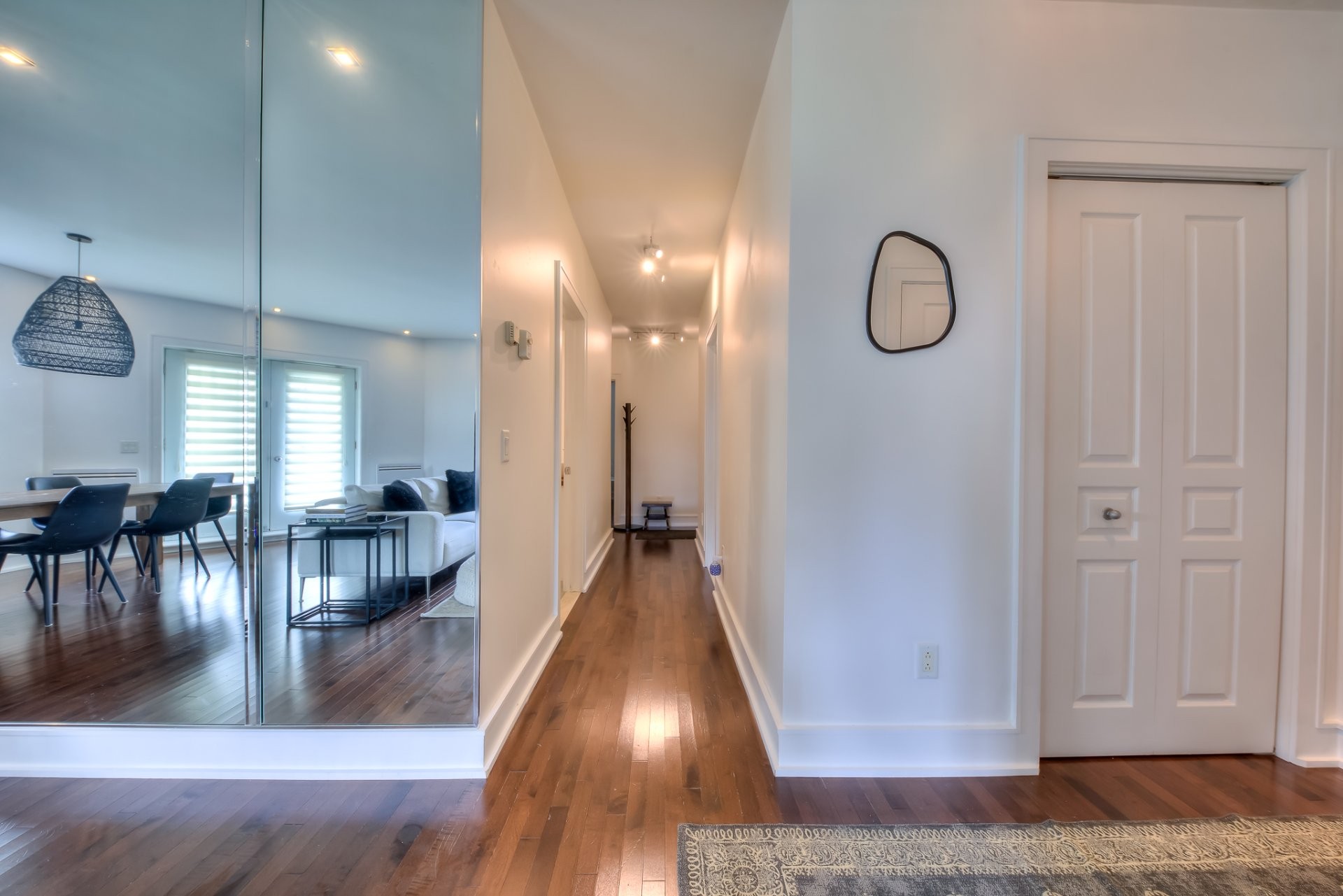 Mud Room - 1-2295 Rue Isaac-Jogues, Saint-Jérôme, QC