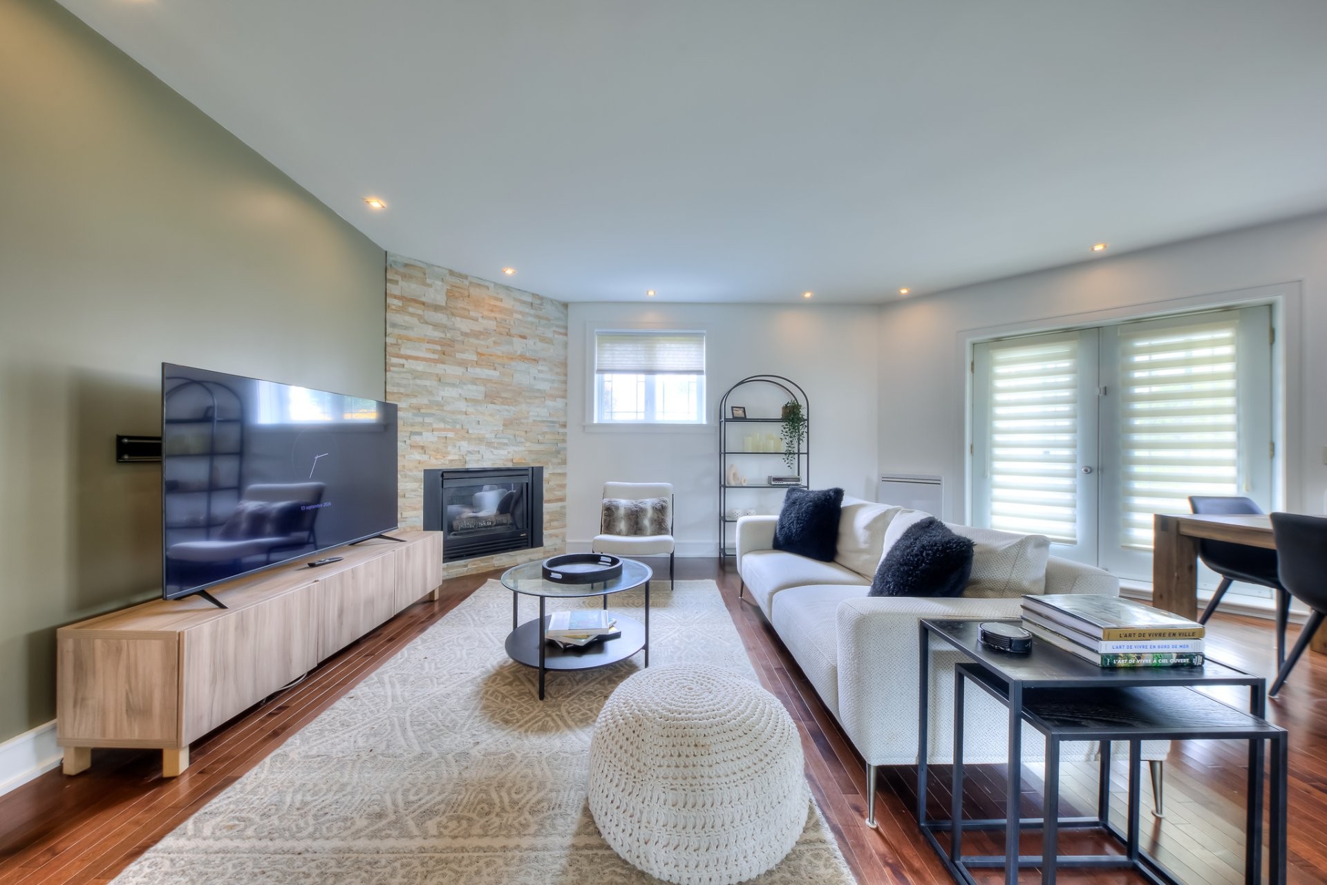 Living Room - 1-2295 Rue Isaac-Jogues, Saint-Jérôme, QC