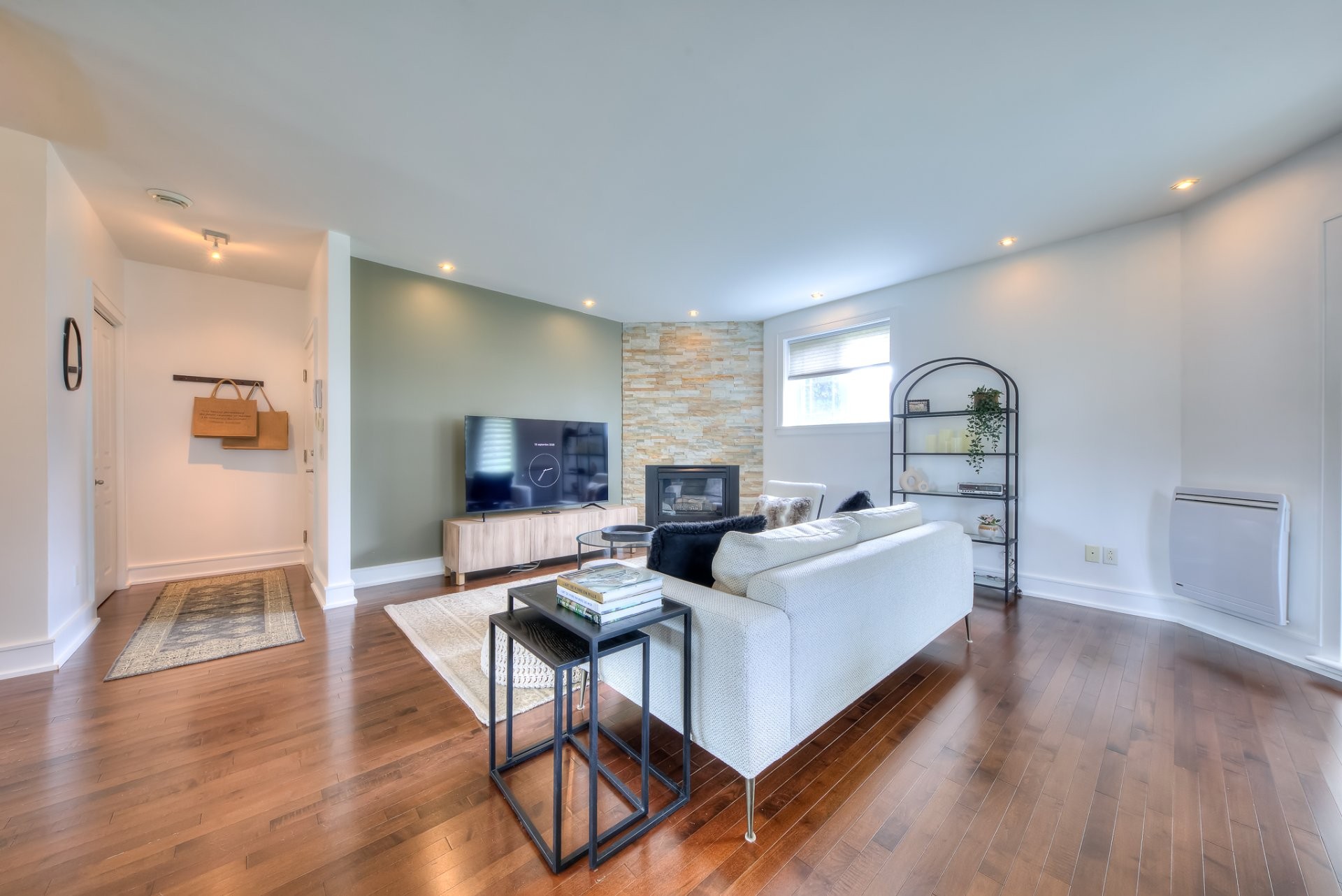 Living Room - 1-2295 Rue Isaac-Jogues, Saint-Jérôme, QC