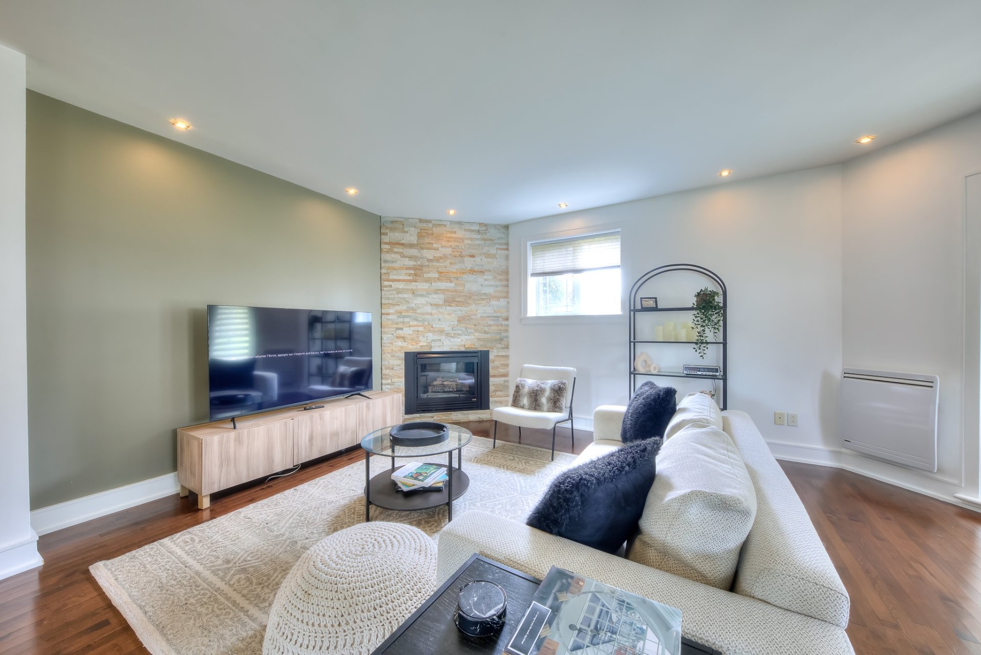 Living Room - 1-2295 Rue Isaac-Jogues, Saint-Jérôme, QC