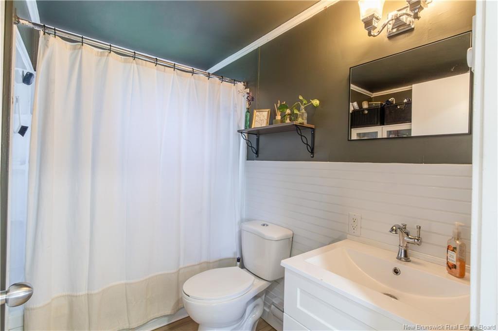 2 Orchard Cres, Picadilly, NB