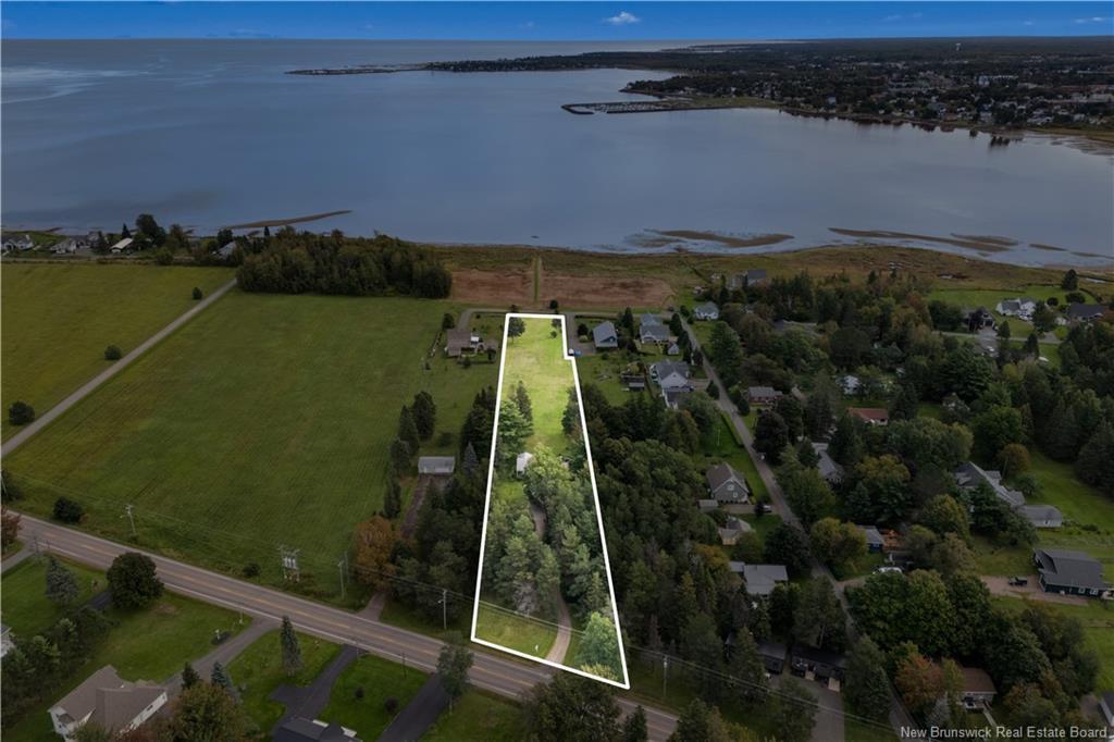 72 Hanington, Shediac Cape, NB