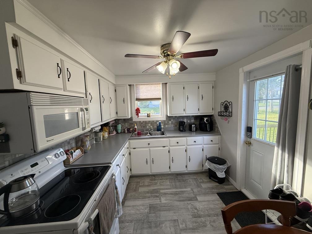 3569 Ellsworth Avenue, New Waterford, NS
