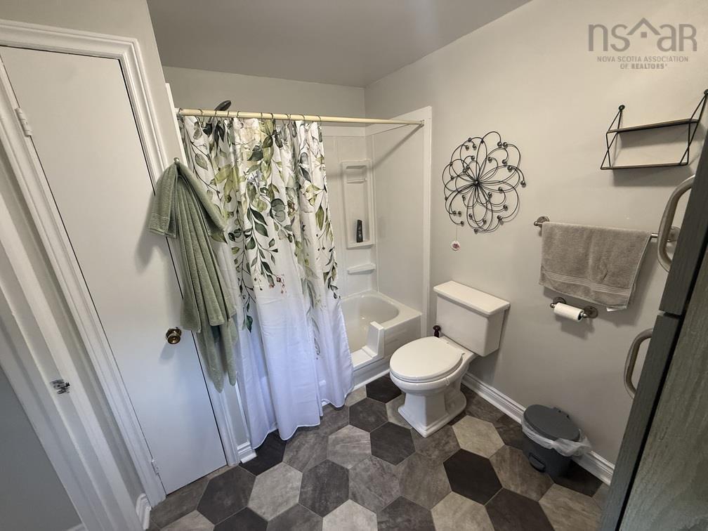 3569 Ellsworth Avenue, New Waterford, NS