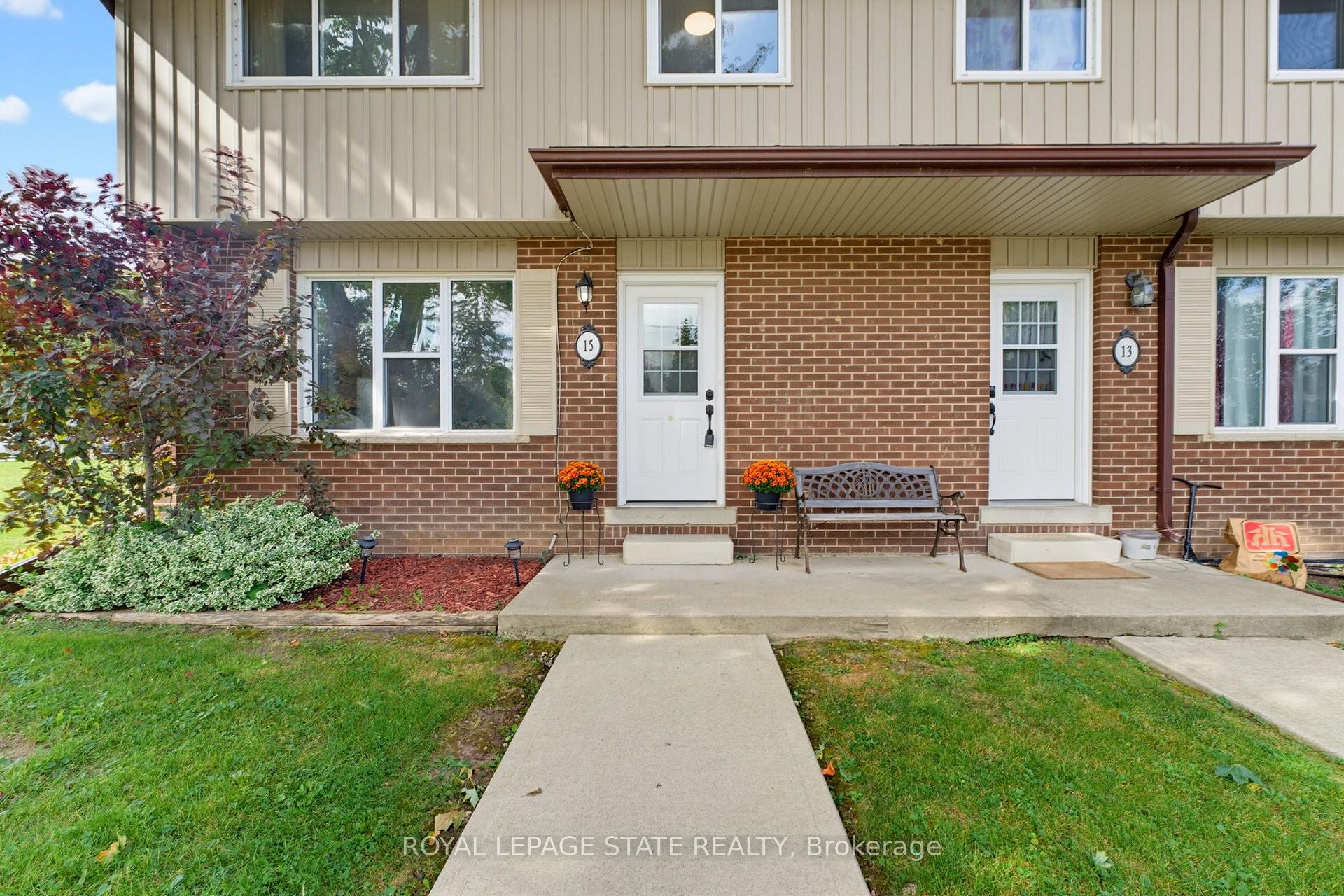 15 Seneca Street S, Haldimand, ON