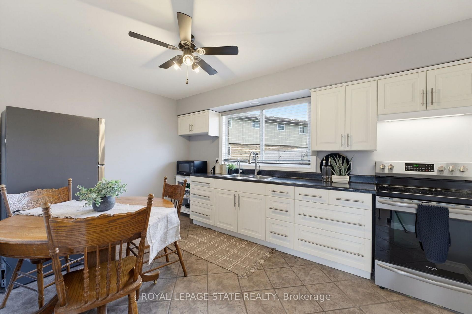 15 Seneca Street S, Haldimand, ON